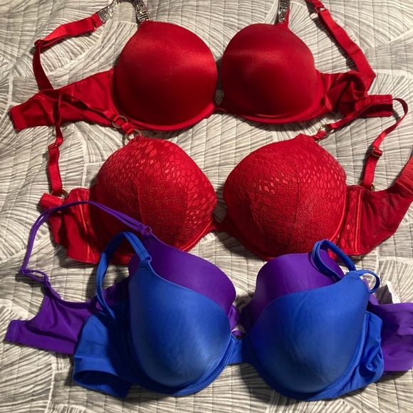 Victoria’s Secret bras - Picture 1 of 6